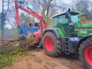 Piels groen & infra, Versnipperen takken en stammen met kraaninvoer