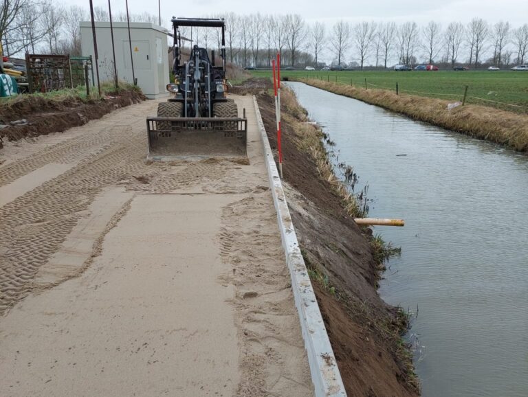 Keerwanden plaatsen Piels Groen & Infra