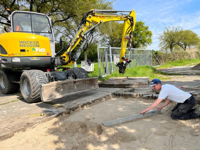Betonplaten leggen Piels Groen & Infra