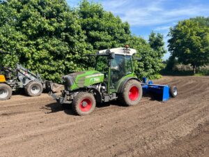Tractor met kilverbak